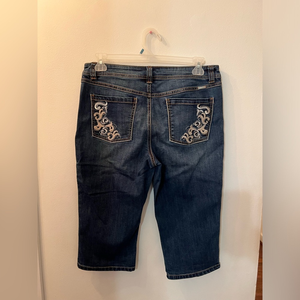 Capri pants - Picture 3 of 4
